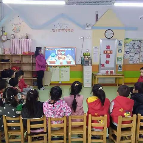 二十四节气之—— 春分 春色正中分，花朝去了又     春分草如茵、柳烟新，今日后，白昼渐长☀️