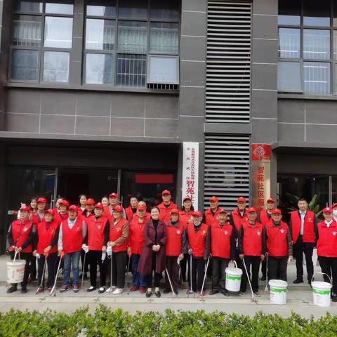 智苑社区开展“清洁家园，美化环境”周末大扫除活动