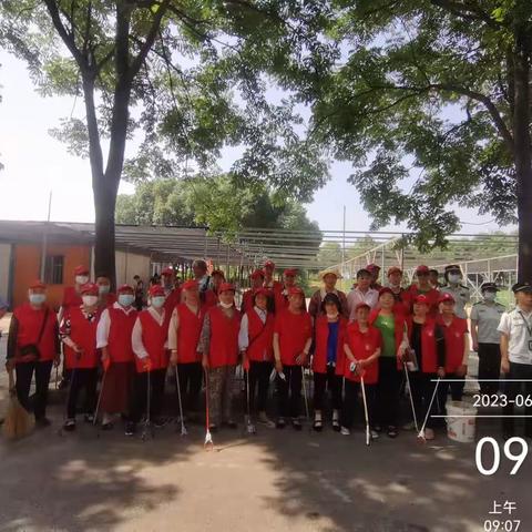 【武汉以我为荣·小行大爱】智苑社区清洁家园活动