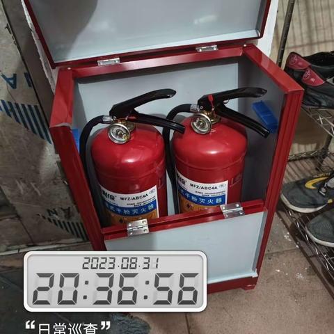 今日南区主要工作对三个自然村梅富村、布尾村、新狮村对各楼栋楼道进行消防安全检查。今检查发现有以下问题。