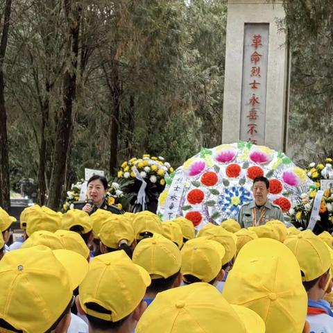 缅怀革命先烈 弘扬爱国精神—秦安县第七小学赴县烈士陵园清明祭奠英烈活动