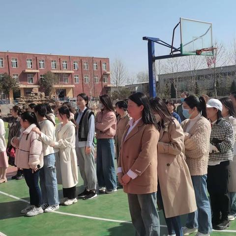 “爱在春天里 暖心女神节”——鸦岭一中“3.8女神节”趣味运动会