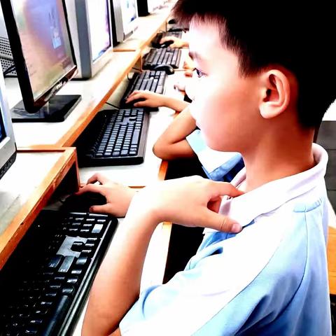 培英小学信息第二课堂活动掠影(9)