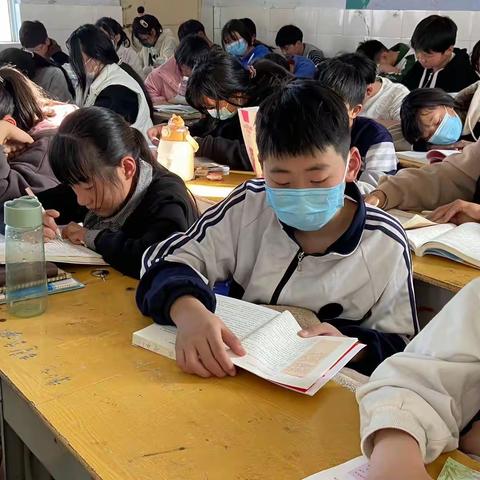 “读书伴我行”一桐沟小学大阅读纪实