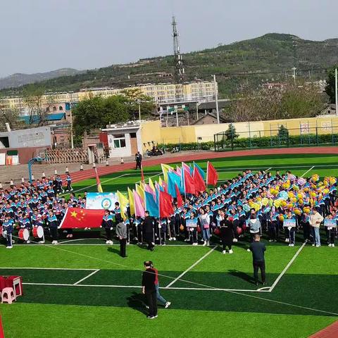 趣味运动   活力无限——两渡小学第十届趣味运动会