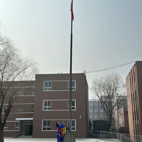 以雷锋为榜样 做石油美少年