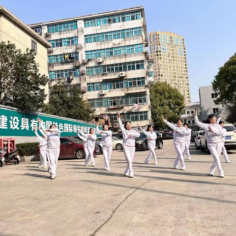 阳春三月展风采