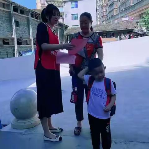 政和县熊山幼儿园开展“童心助创城”系列活动