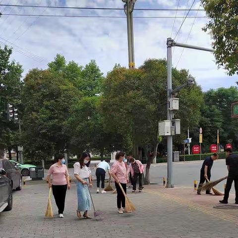 县残联组织开展环境卫生“大清扫、大擦洗、大整治”活动