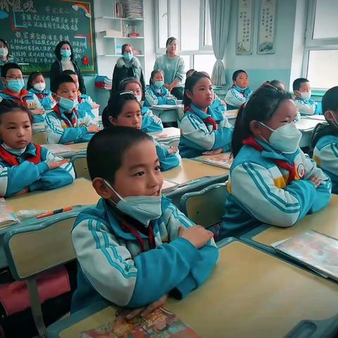 常规教育促成长 良好习惯益终生——奎屯三小七小教育集团七小校区开展班级常规大检阅活动