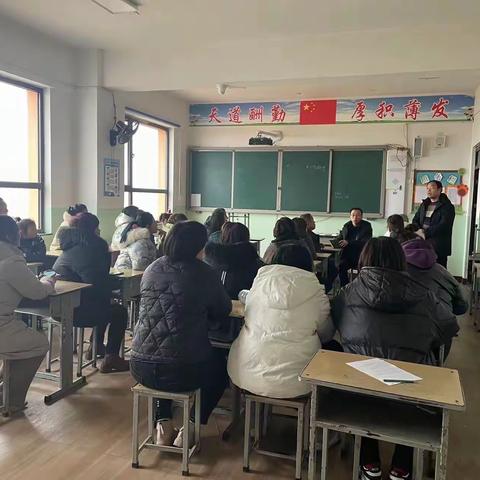 香乐示范小学家长助力学生饮水