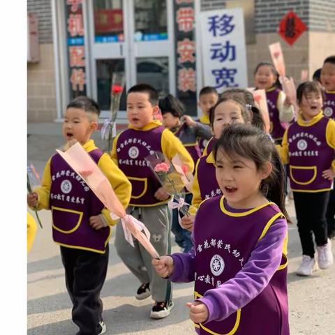 白雪花都幼儿园～郁金香班《逛超市连环画》