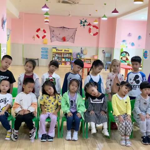 中三班   第五周  快乐的童年🧩