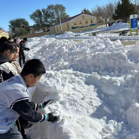 嗨，小雪人！---绍根第二小学五年级初雪活动纪实