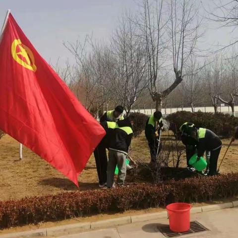 [全环境立德树人]学习雷锋志愿服务 沂城街道初级中学 文明礼貌月植树活动（副本）