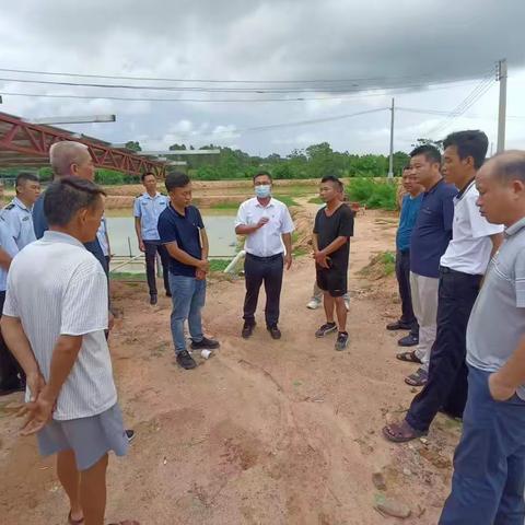 周坛到高坡岭水库整治库区周边违规养殖行为