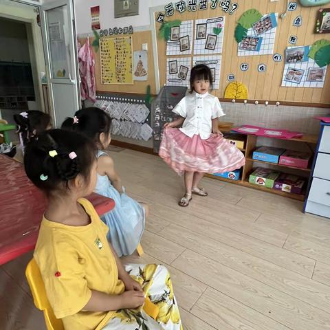 美丽的夏日服饰🌿——高新区机关幼儿园小二班美工活动