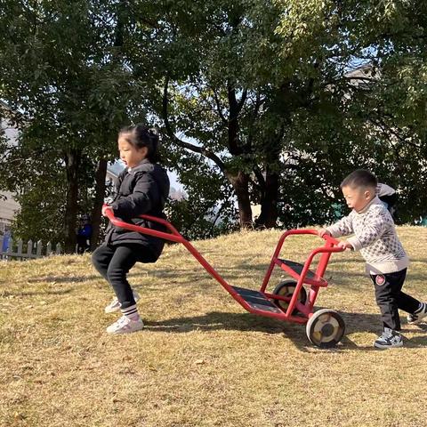 孝丰中心幼儿园城北分园               12月防拐防骗演习活动