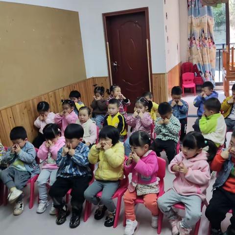 满艺幼儿园小班4月份活动剪影