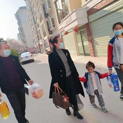 走进家庭 温暖心灵—曾都区第二幼儿园家访活动