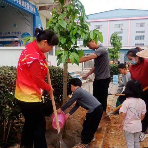 家校共建添新绿 欢度亲子植树节——百色市右江区迎龙第一小学植树节活动