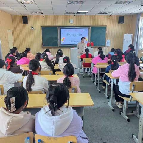 守护无声 安全“童”行——昭关中心学校开展女生防性侵知识教育宣传活动