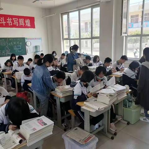 关爱学生，幸福成长——临漳县香菜营中学日常关怀活动。