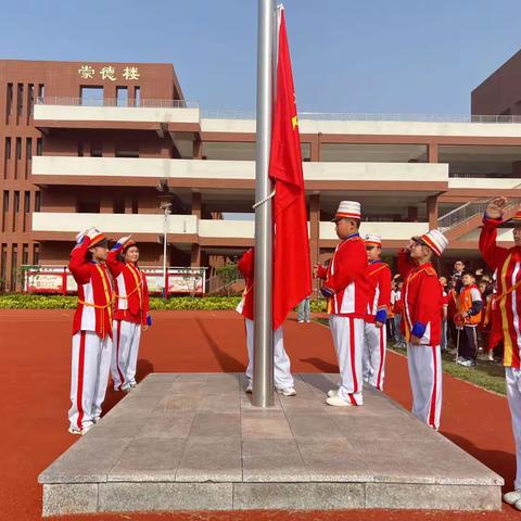 亳州市第十小学开展“增强防溺意识，绽放生命光芒”主题升旗仪式