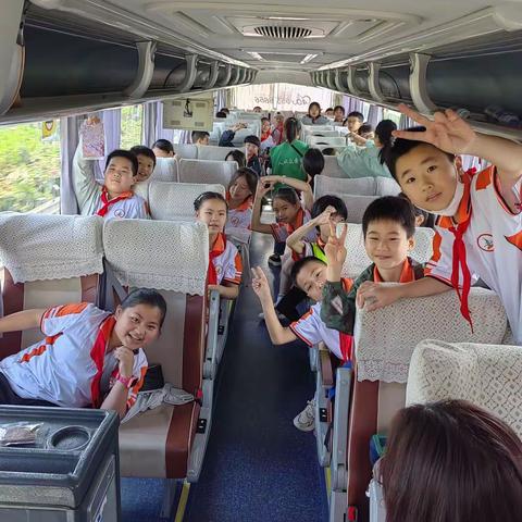 “博览神奇地貌    探秘自然科普    爱我美丽家乡”——零阳镇一完小373班研学活动