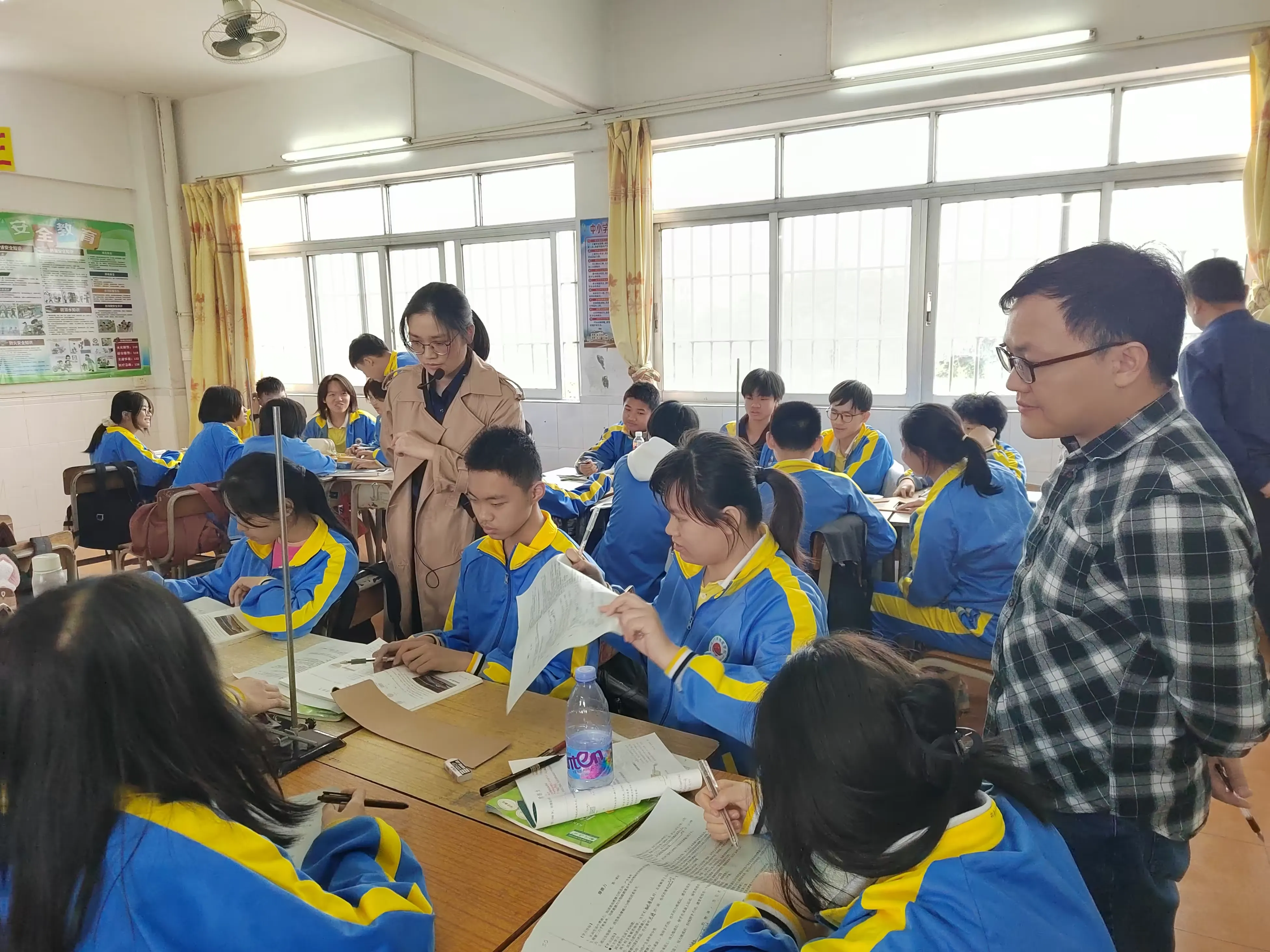 简篇-课堂教学展风采 教学视导促提升
