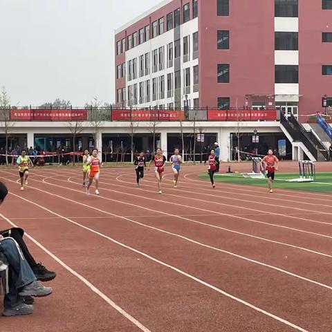 “五育并举”创佳绩 “体教融合”开新篇 ——东港路小学在2023年海港区中小学田径运动会喜获佳绩