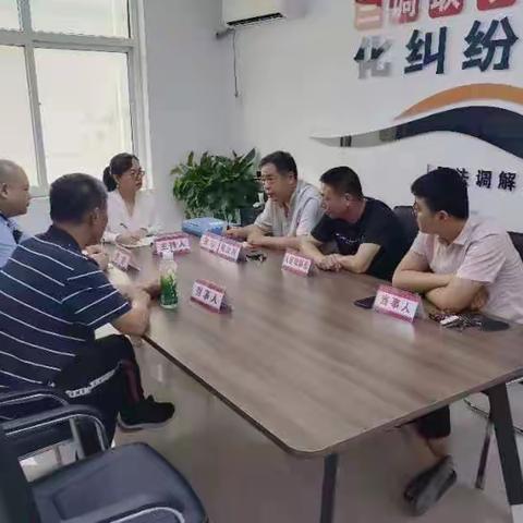在调解中做普法， 用法宣促进调解