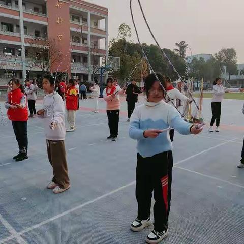 热爱花样跳绳的孩子们