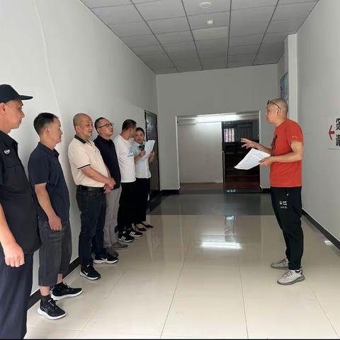 保持紧戒，安全时刻在线———建行隆昌支行开展大楼防洪及供配电突发事件应急演练