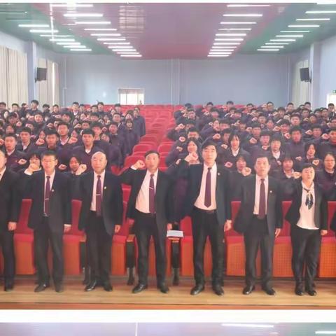 点燃激情 成就梦想 一中英才分校召开高考80天誓师大会