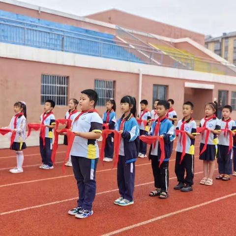 学习二十大      争做好队员——茶花九义校春季第三批少先队入队仪式