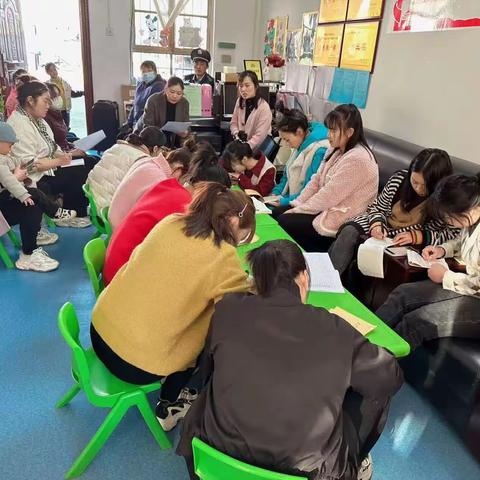 留坝县飞燕幼儿园传达学习习总书记在中国共产党第二十次全国代表大会上的报告及习近平总书记来陕考察重要讲