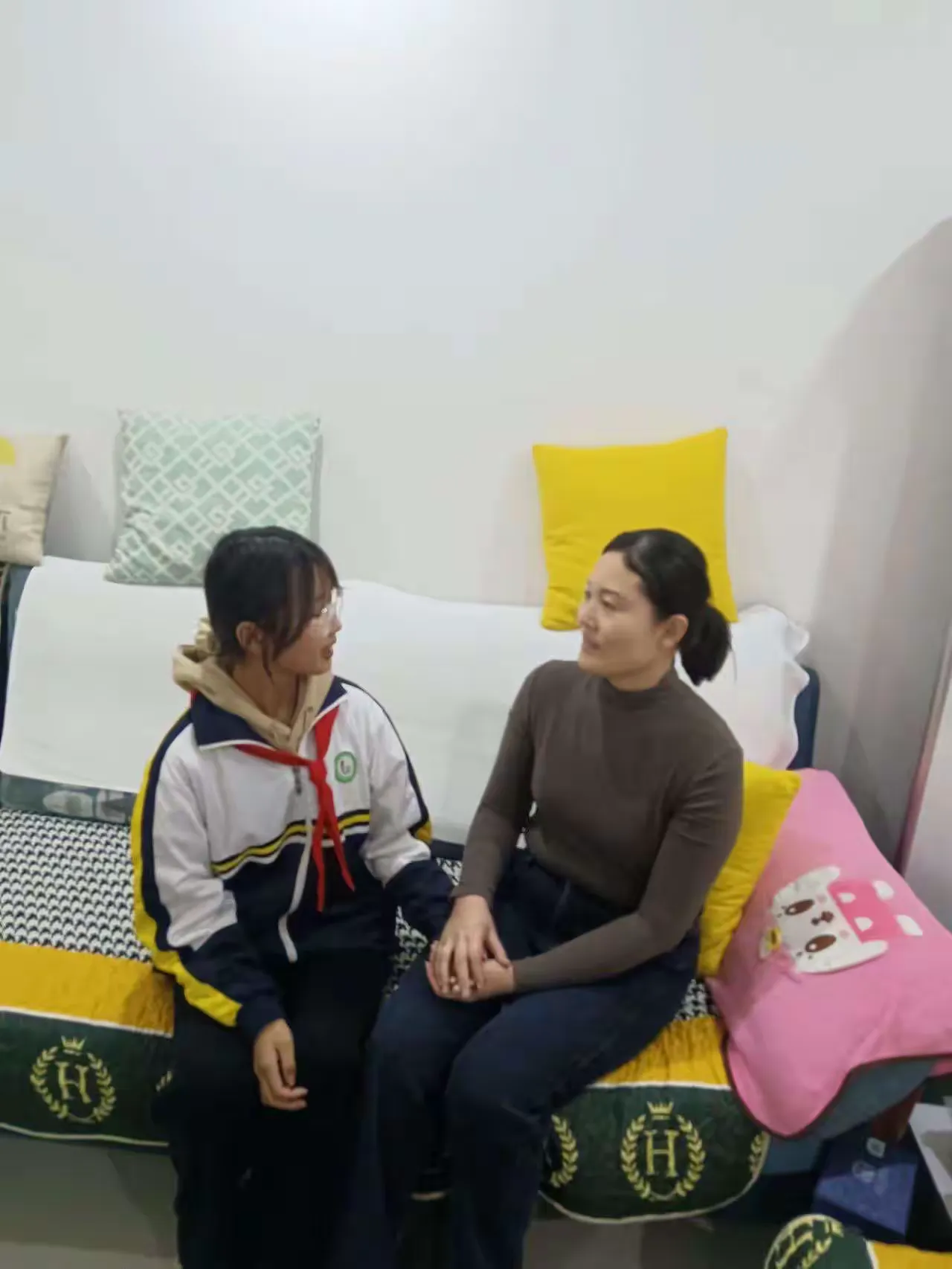 简篇-亲子心沟通——开封市理事厅街小学开展关爱心理健康亲子谈话活动