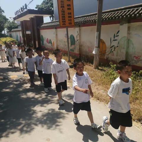 参观小学初体验    幼小衔接促成长——大明镇第二幼儿园幼小衔接活动