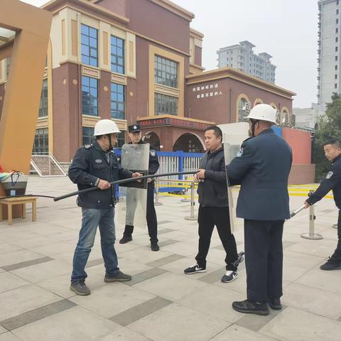 【登门人群 守护平安】固城派出所深人辖区校园开展反恐演练