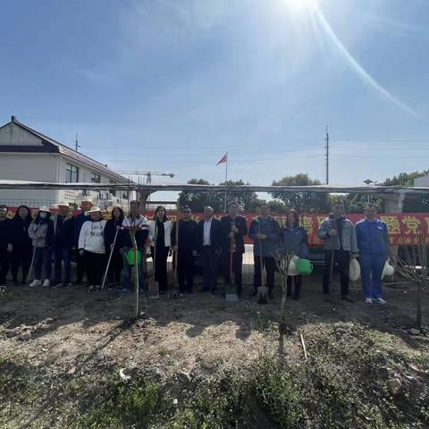 品读春天的故事，品味春天的气息，品尝春天的味道—合兴村党总支部开展区域化党建联建主题党日活动