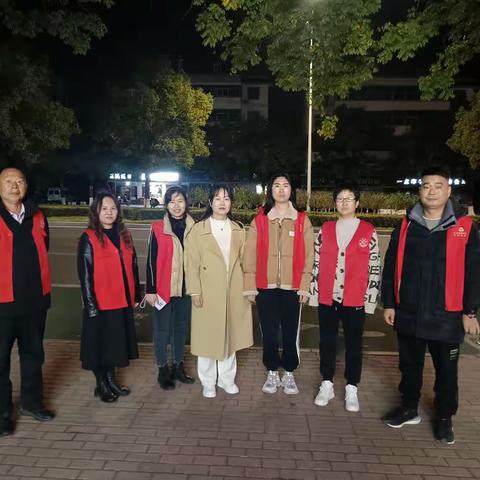 【朱兰街道滨河社区】加强夜间巡逻，点亮群众“平安灯”筑牢“平安法治星”