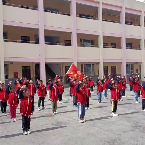 “喜迎二十大，争做新时代好队员”——凤巢小学少先队新队员入队仪式圆满举行