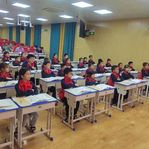 百色市教科所、凌云县第一小学到下甲镇中心小学开展“推进教育均衡发展，提升乡村课堂质量”语文学科教研活