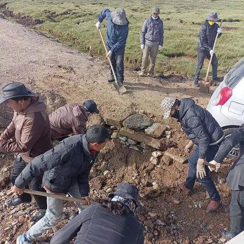 抗灾防汛责任重于泰山 人民群众利益高于一切。