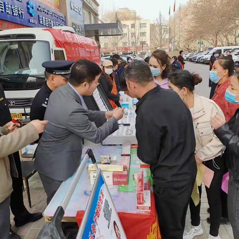 喀什地区泽普县烟草专卖局开展“3·15国际消费者权益日”普法宣传活动