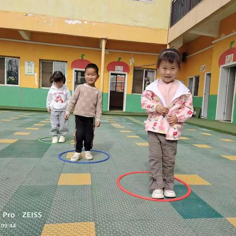 太山幼儿园中班户外活动《蜗牛赛跑》