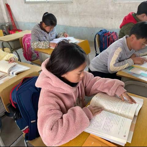 书香溢满园，阅读伴成长