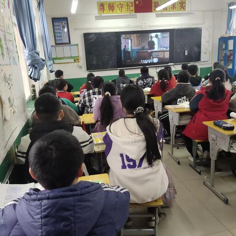 “双减”下——梁寨小学五年级组织学生观看励志电影简报