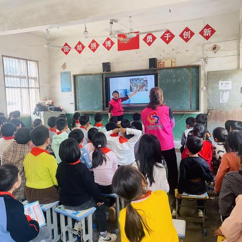 温暖驻心间 ，爱心进校园——乐港镇龙溪小学